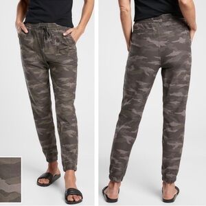 Athleta Womens Camo Farallon Joggers Size 0 Pull On Sweatpants Lounge Comfy Pant